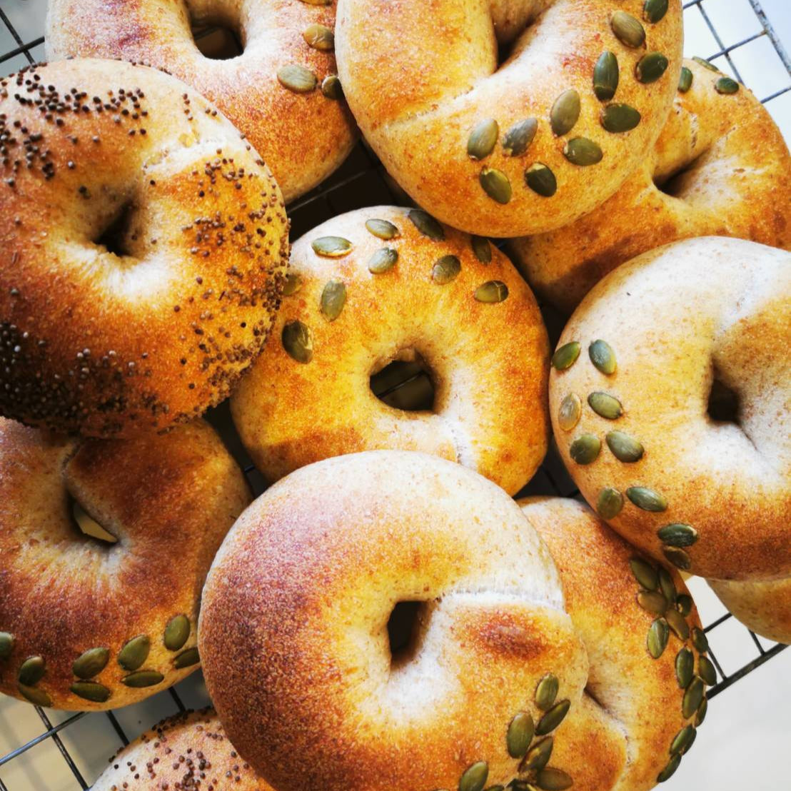 Artisan sourdough bagel (Whole wheat) 120 g.